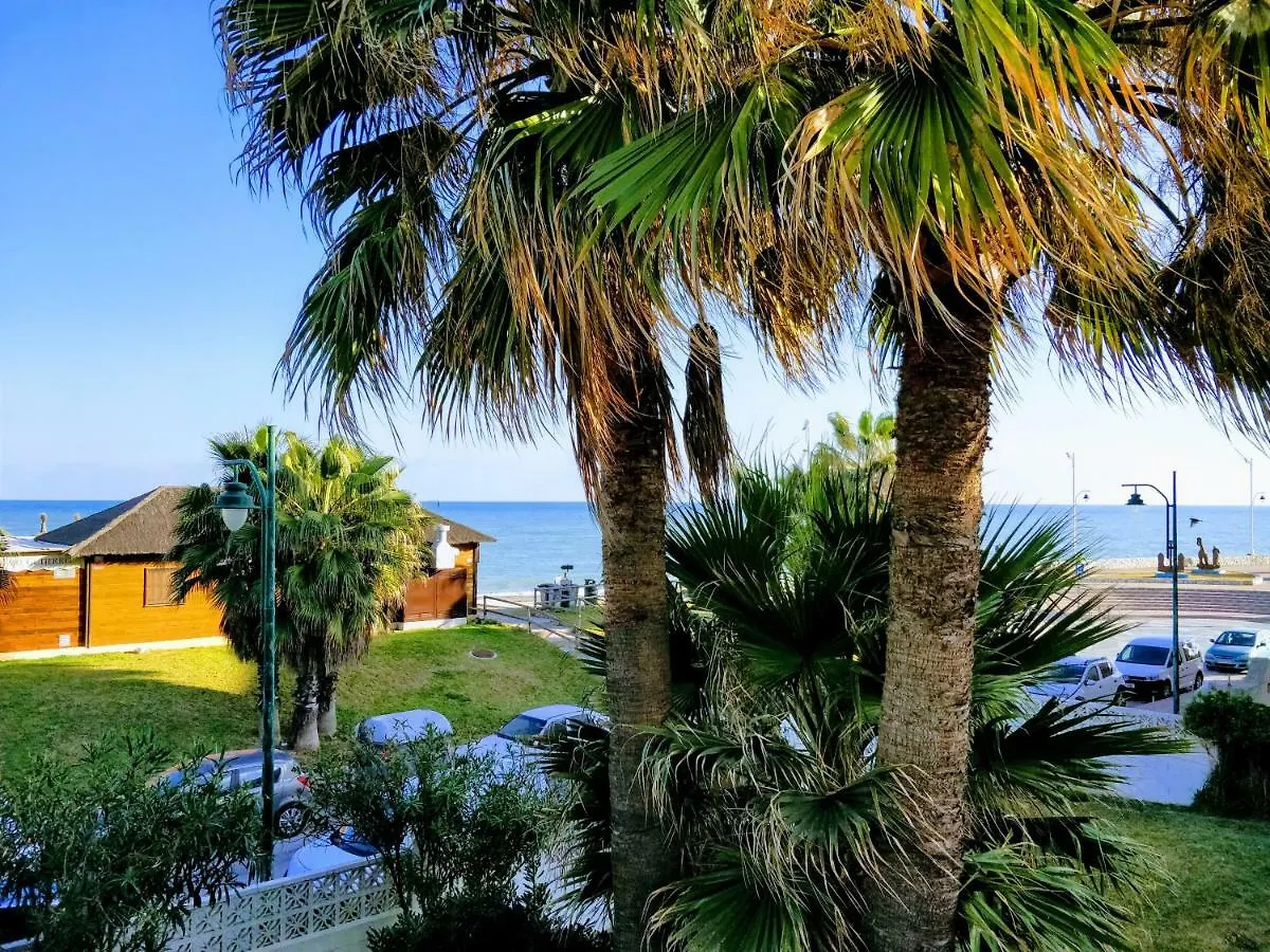 Sun & Beach House Malaga Apartment